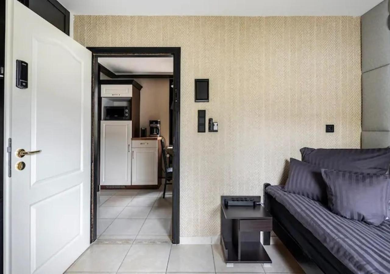 Miet-Kamp Ruhig, Zentral, Nahe Messe, Ausgefallenes Design 2 Schlafzimmer Berlin Bagian luar foto